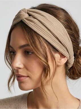 “3/$25” Beige Ribbed Cord Knit Twist Headband